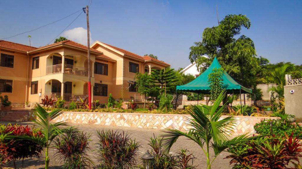 Apricot Guest House Kampala Exterior photo